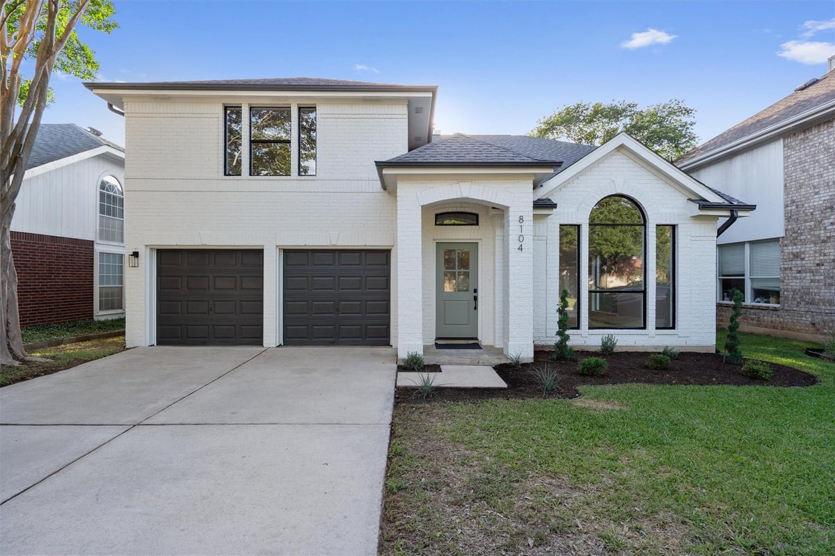 8104 Cheno Cortina Trl - front exterior - Luxury home in Legend Oaks Ph A Sec 05A, Austin, TX