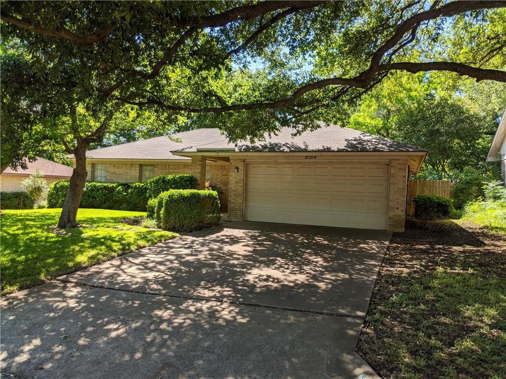 View 8104 Manassas Dr in Shiloh Ph 01 Sec 01 8104 Manassas Dr - front exterior - Luxury home in Shiloh Ph 01 Sec 01, Austin, TX