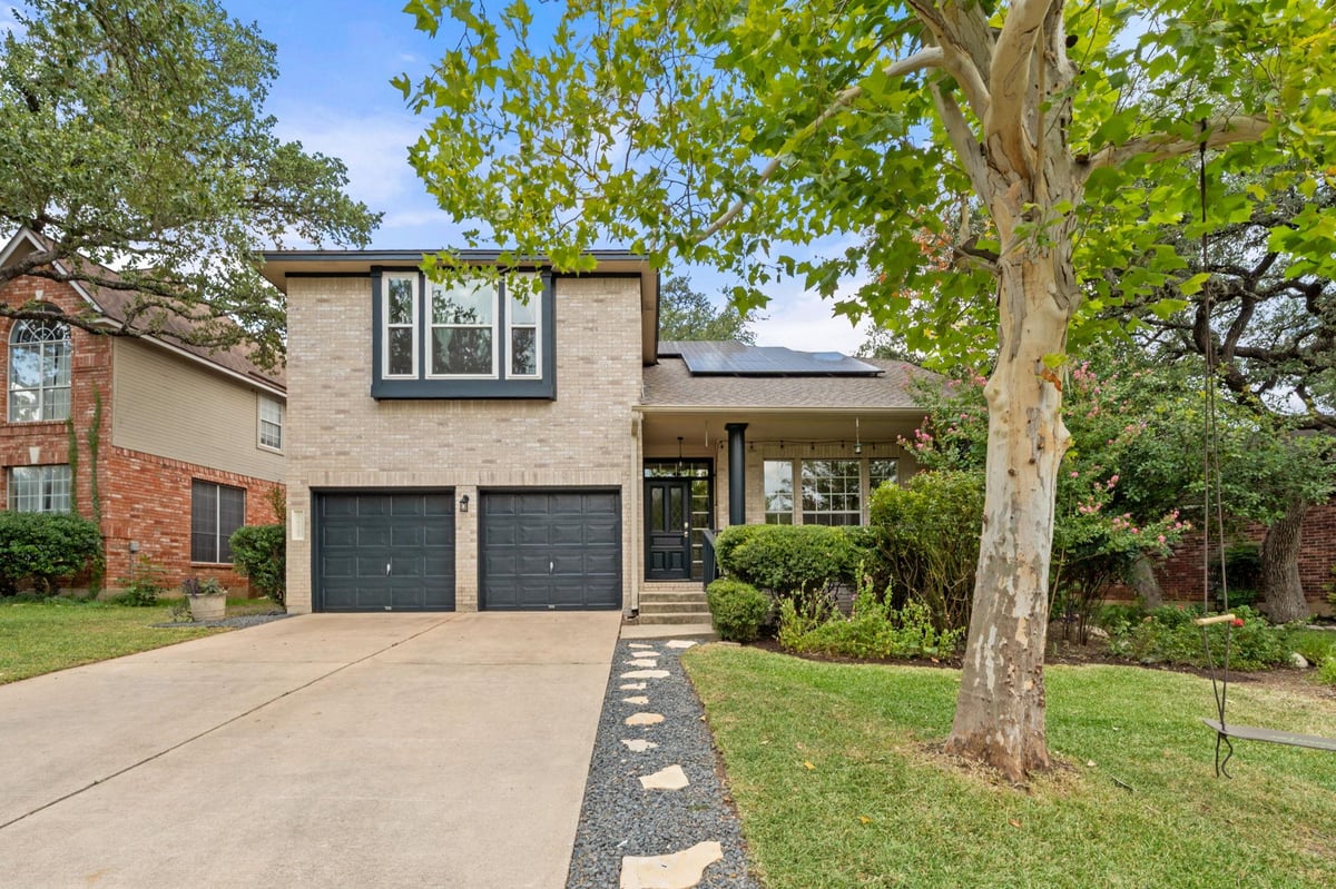 View 8106 Isaac Pryor Dr in Legend Oaks Ph A Sec 04 & Ph B 8106 Isaac Pryor Dr - front exterior - Luxury home in Legend Oaks Ph A Sec 04 & Ph B, Austin, TX