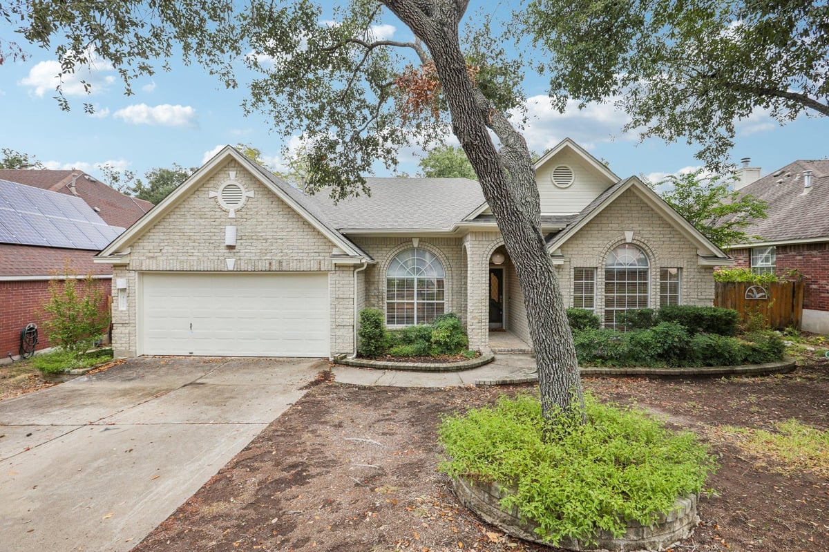 View 8109 Isaac Pryor Dr in Legend Oaks Ph A Sec 04 & Ph B 8109 Isaac Pryor Dr - front exterior - Luxury home in Legend Oaks Ph A Sec 04 & Ph B, Austin, TX