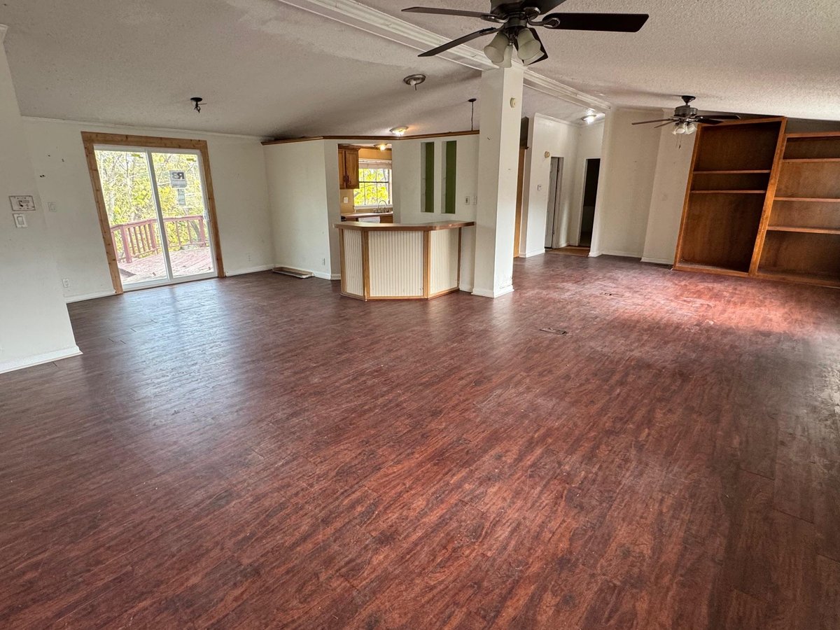 Living area at 811  El Viejo Camino - 3 bed 2 bath home