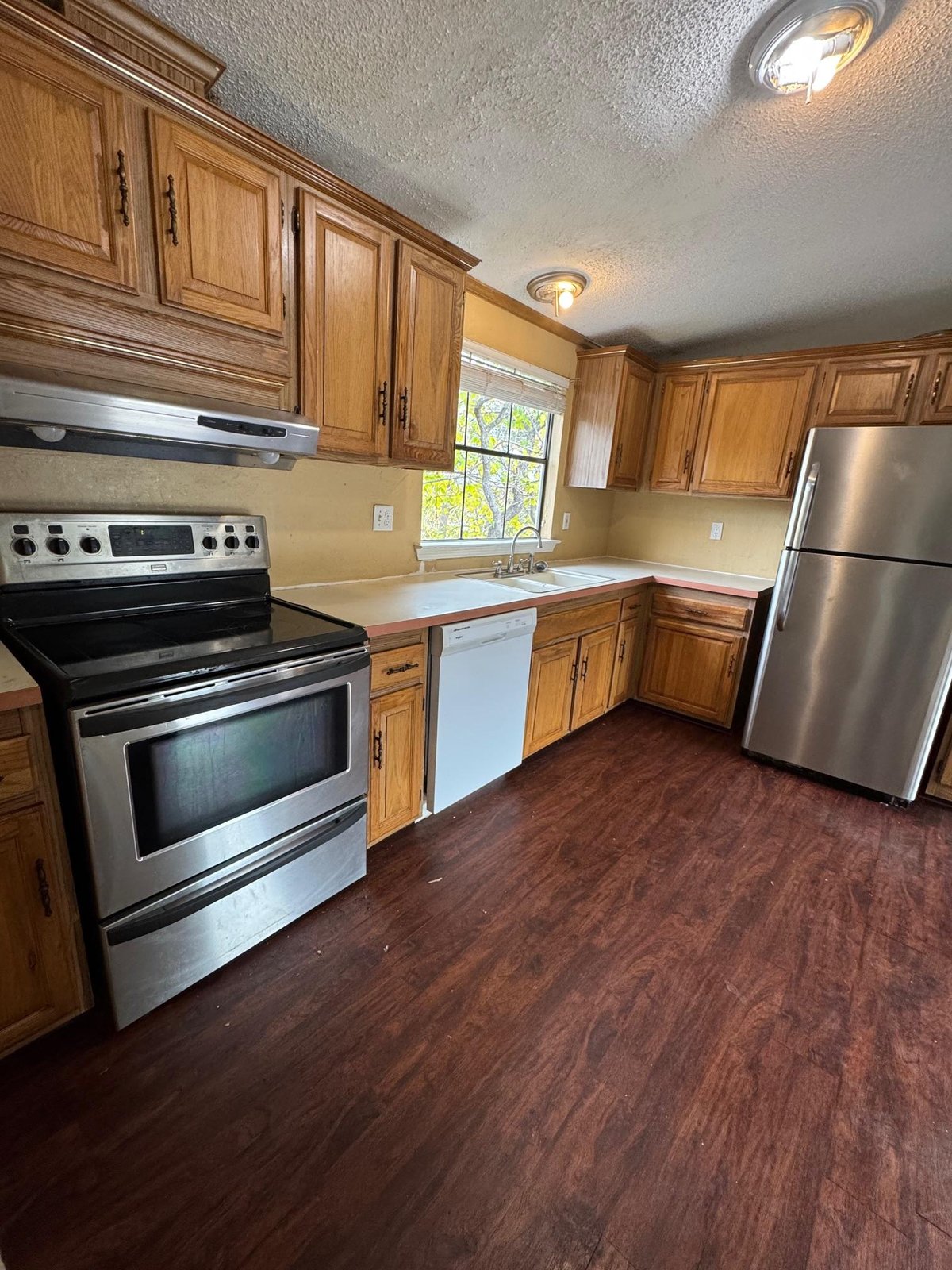 Kitchen at 811  El Viejo Camino - 3 bed 2 bath home