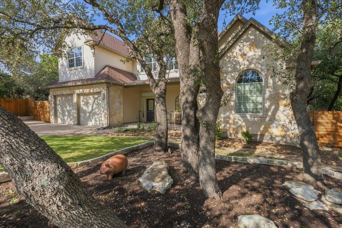 View 811 Presa Arriba RD in Austin Lake Hills Sec 03 811 Presa Arriba RD - property photo 1 - Luxury home in Austin Lake Hills Sec 03, Austin, TX