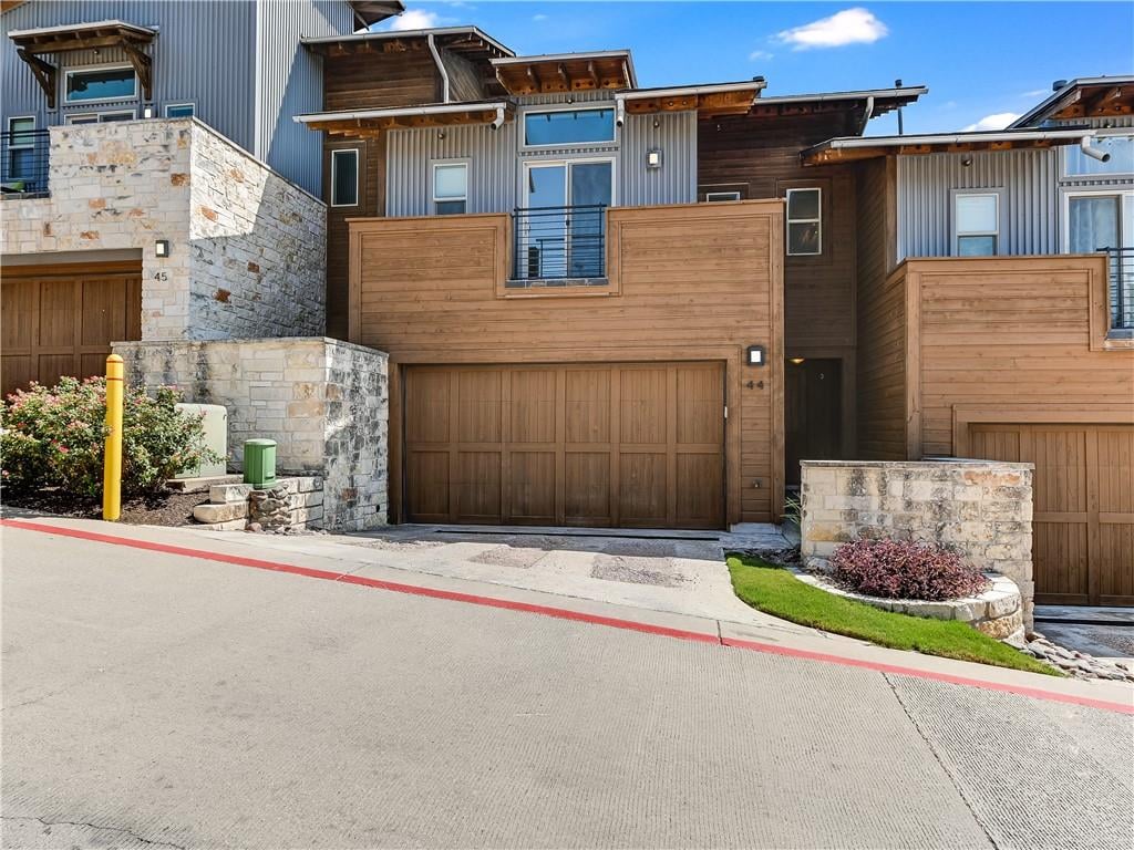View 8110 Ranch Road 2222 Unit #44 in Hillside Amd The 8110 Ranch Road 2222 Unit #44 - front exterior - Luxury home in Hillside Amd The, Austin, TX