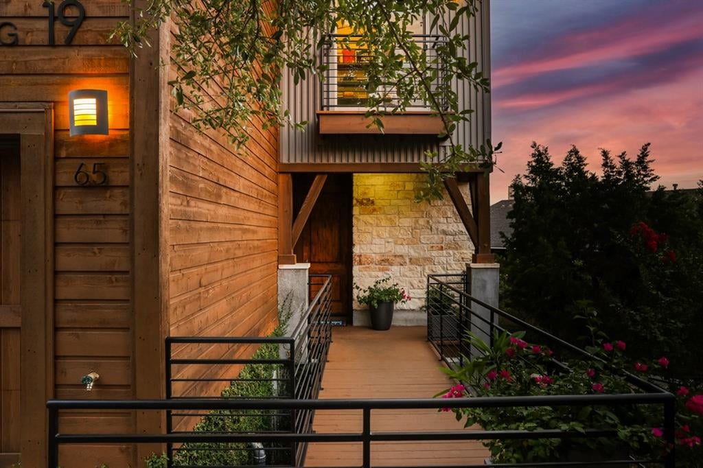 View 8110 Ranch Road 2222 Unit #65 in Hillside Amd The 8110 Ranch Road 2222 Unit #65 - front exterior - Luxury home in Hillside Amd The, Austin, TX