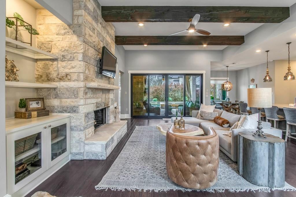View 812 Kenspur LN in Serene Hills Sub Ph 2e 812 Kenspur LN - property photo 1 - Luxury home in Serene Hills Sub Ph 2e, Austin, TX