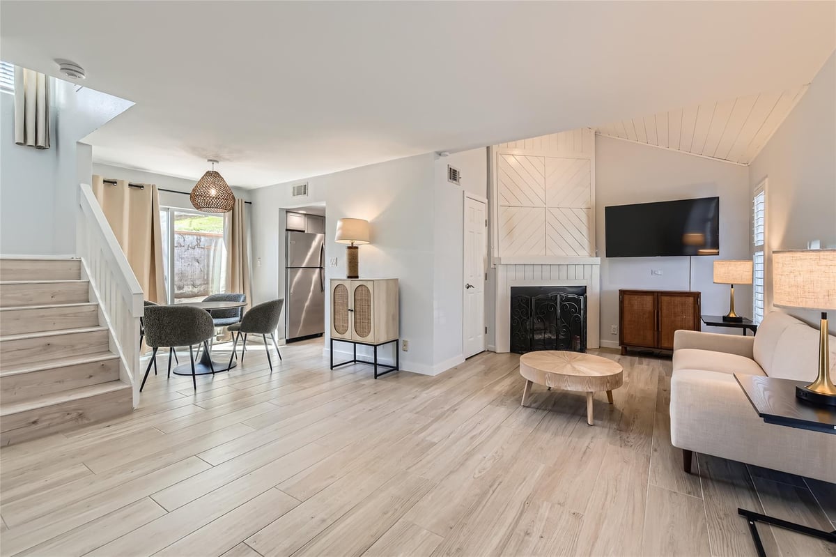 View 812 Winflo DR Unit #B in Clarksville 812 Winflo DR Unit #B, photo 1, Clarksville, Austin, TX