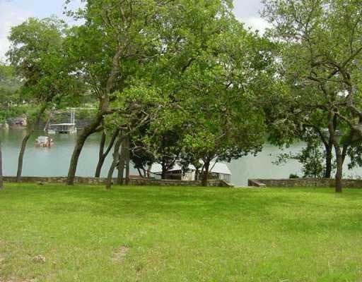 View 813 Cat Hollow Club DR 813 Cat Hollow Club DR - front exterior - Luxury lot in Spicewood, TX