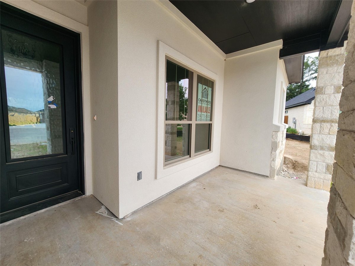 Kitchen at 813 Golden Eagle Cv - 4 bed 3 bath home