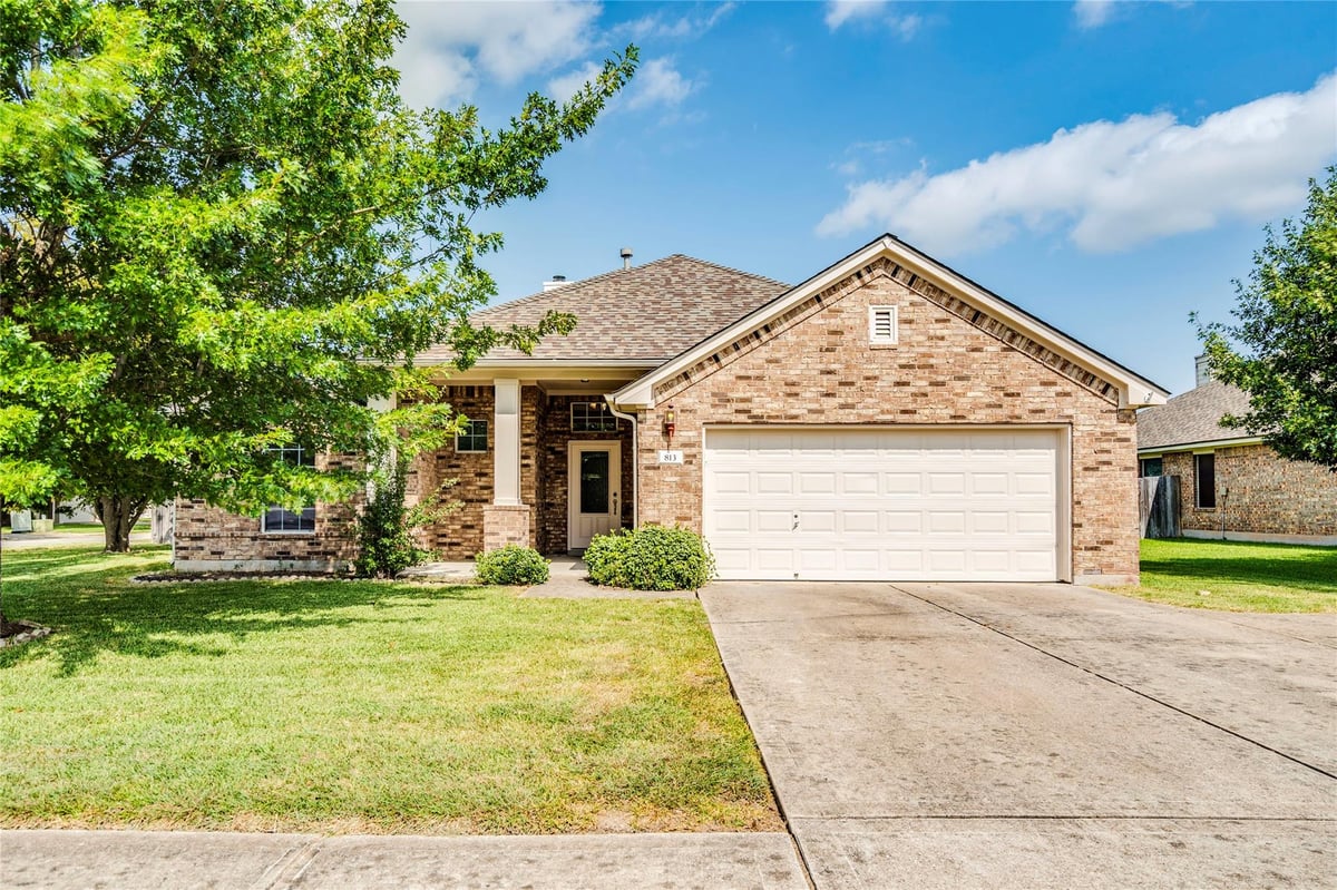 View 813 Kingston Lacy BLVD in Highland Park North Ph A Sec 813 Kingston Lacy BLVD - property photo 1 - Luxury home in Highland Park North Ph A Sec, Pflugerville, TX