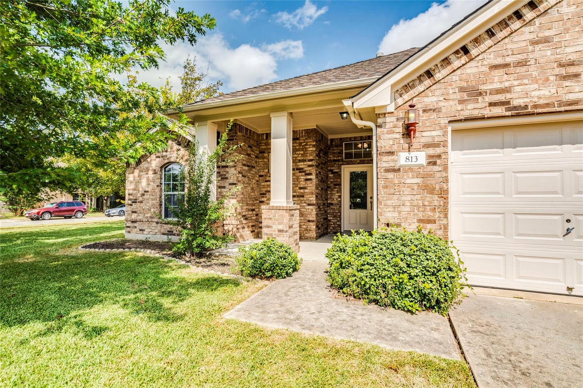 View 813 Kingston Lacy BLVD in Pflugerville 813 Kingston Lacy BLVD, photo 1 of 34, Pflugerville, Pflugerville, TX