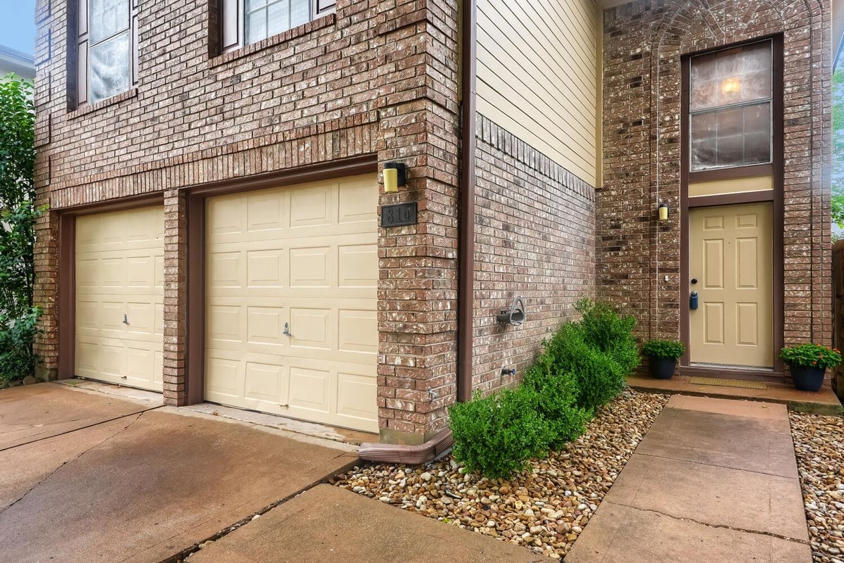 View 814 Smoke Signal PASS in Wells Point Ph C-3 Sec 02 814 Smoke Signal PASS - front exterior - Luxury home in Wells Point Ph C-3 Sec 02, Pflugerville, TX