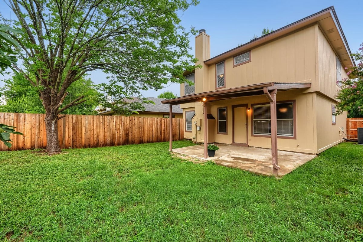 View 814 Smoke Signal PASS in Wells Point Ph C-3 Sec 02 814 Smoke Signal PASS - property photo 1 - Luxury home in Wells Point Ph C-3 Sec 02, Pflugerville, TX