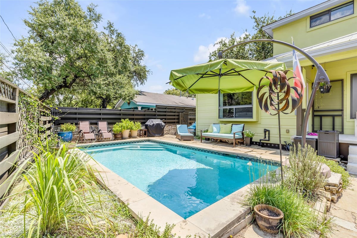 View 815 Columbus ST in Linscomb & Linscomb 815 Columbus ST - front exterior - Luxury home in Linscomb & Linscomb, Austin, TX