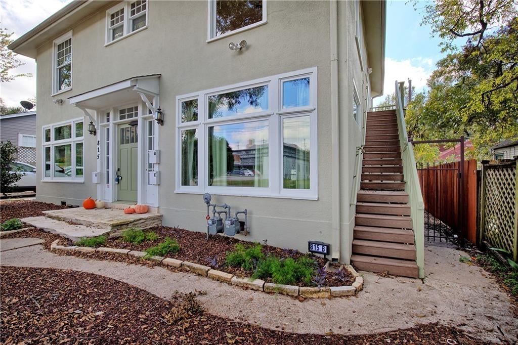 View 815 E 31st St in Stanhope Place 815 E 31st St - property photo 1 - Luxury home in Stanhope Place, Austin, TX