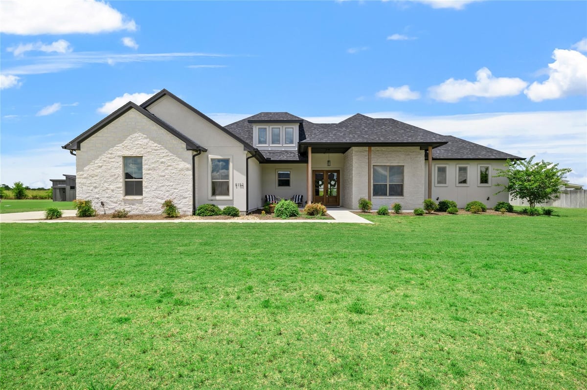 View 8152 Evenfall LN in Sunset Acres 8152 Evenfall LN - front exterior - Luxury home in Sunset Acres, Temple, TX