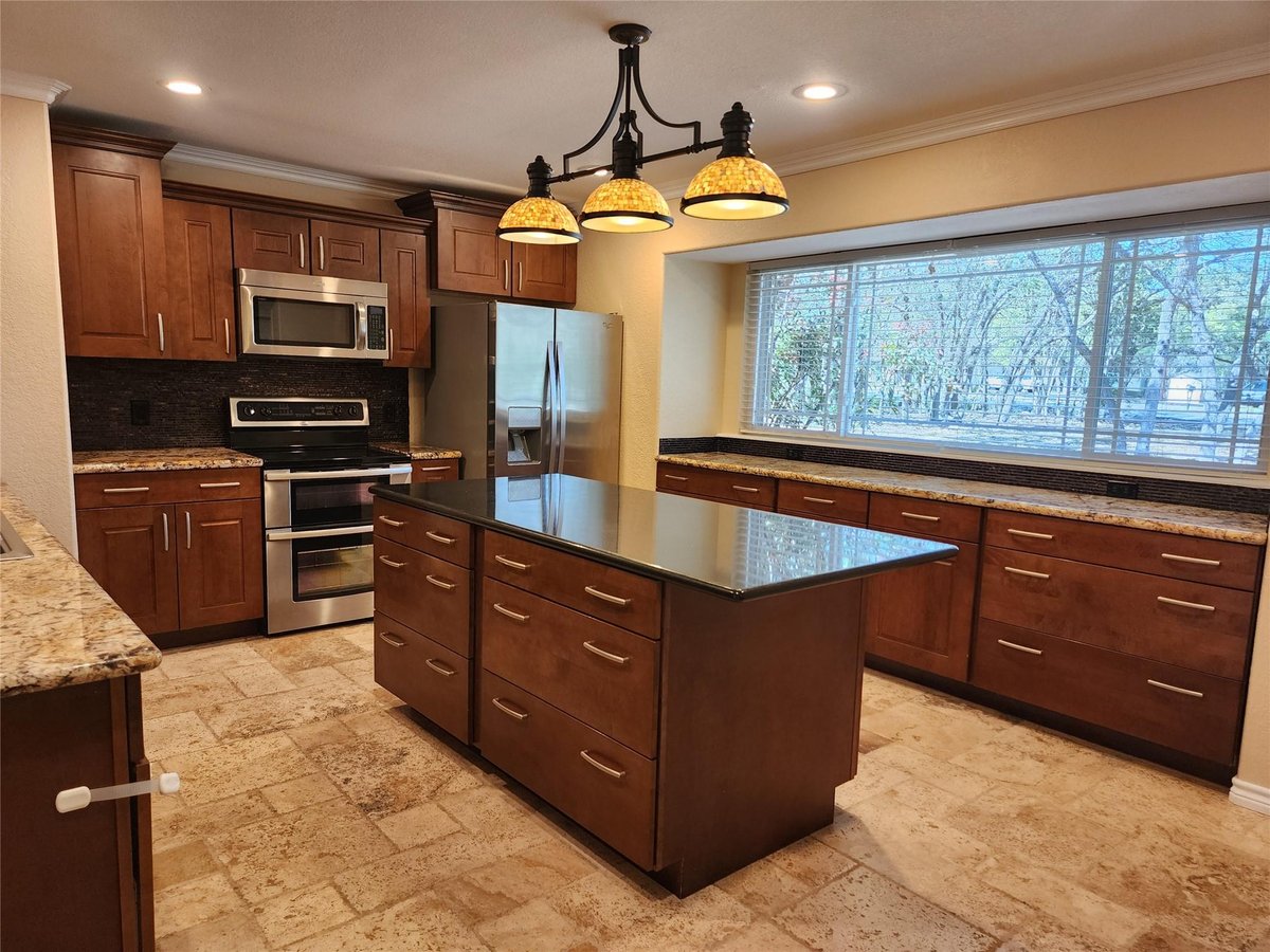 Primary bedroom at 817 Willow Creek Cir - 4 bed 2 bath home
