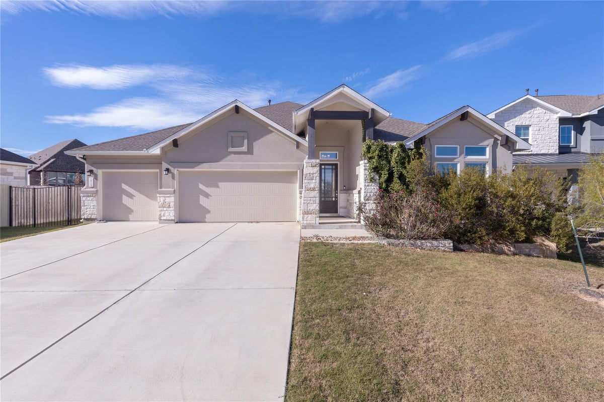 Living area at 819 Great Lawn Bnd - 4 bed 3 bath home