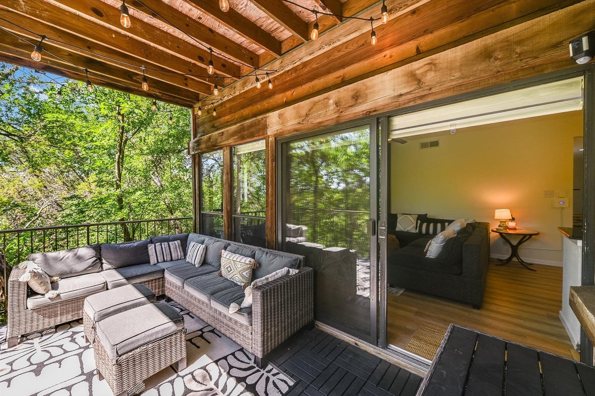 View 8200 Neely DR Unit #154 in Neelys Canyon Condo Amd 8200 Neely DR Unit #154 - property photo 1 - Luxury home in Neelys Canyon Condo Amd, Austin, TX