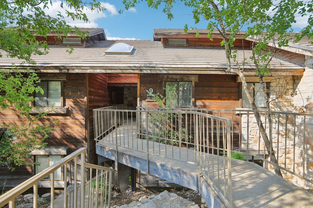 View 8200 Neely DR Unit #251 in Austin 8200 Neely DR Unit #251 - property photo 1 - Luxury home in Austin, Austin, TX