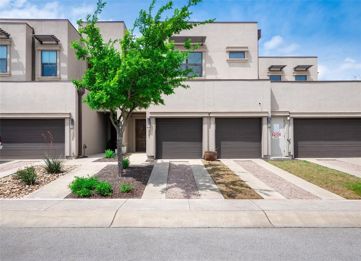 View 8200 Southwest Pkwy Unit #321 in Escondera Condominium 8200 Southwest Pkwy Unit #321 - front exterior - Luxury home in Escondera Condominium, Austin, TX