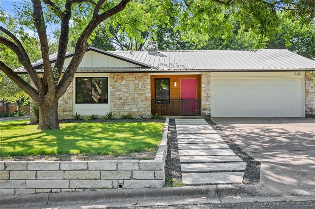 View 8201 Dixon Dr in Shiloh Ph 02 Sec 01 Amd 8201 Dixon Dr - front exterior - Luxury home in Shiloh Ph 02 Sec 01 Amd, Austin, TX