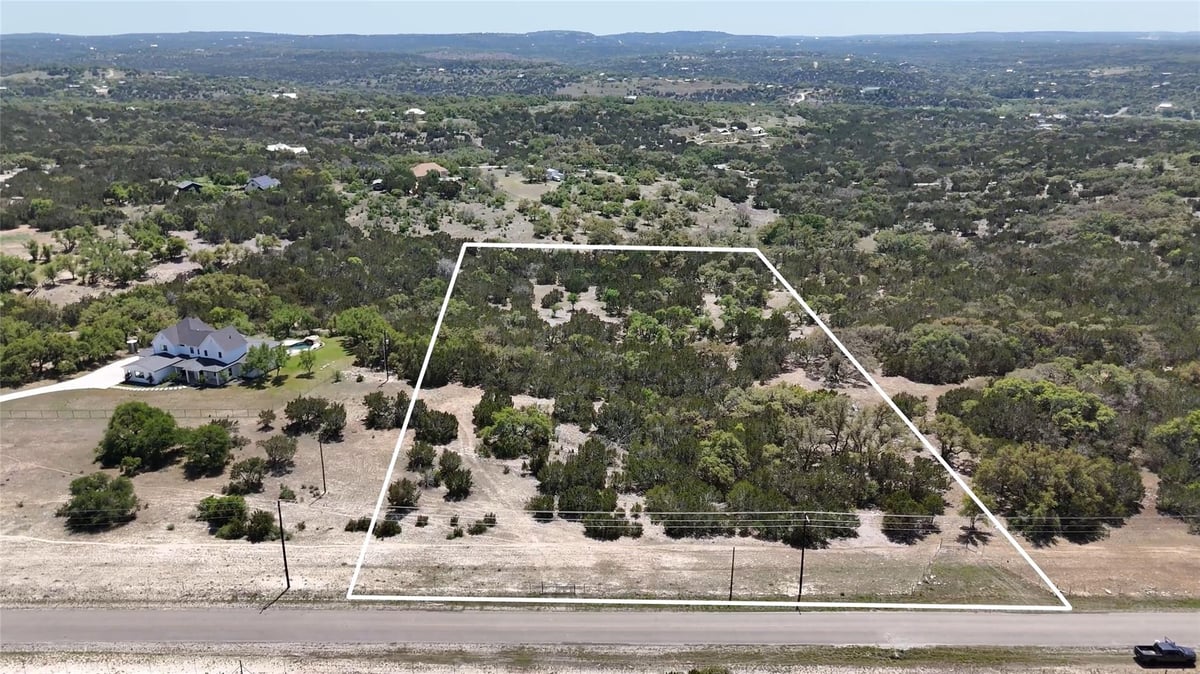 View 8201 W Fitzhugh Rd in S9123 - VALLEY OAK 8201 W Fitzhugh Rd - front exterior - Luxury lot in S9123 - VALLEY OAK, Dripping Springs, TX