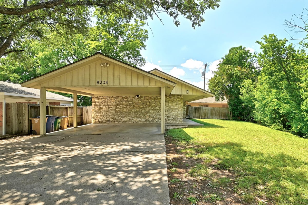 8204 EXMOOR Dr - front exterior - Luxury home in ALLANDALE NORTH SEC 3, Austin, TX