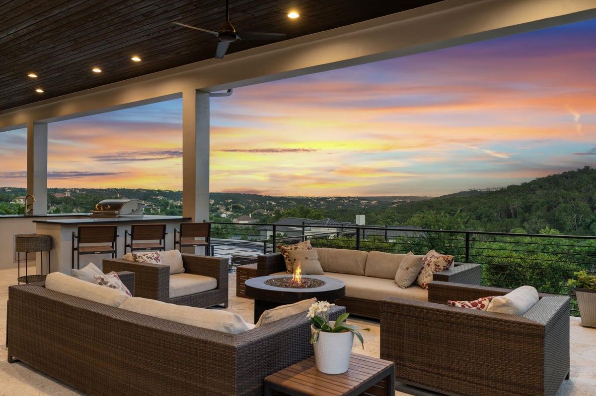 View 821 Laughing Dog Ct in Grand Mesa At Crystal Falls Ii 821 Laughing Dog Ct - front exterior - Luxury home in Grand Mesa At Crystal Falls Ii, Leander, TX