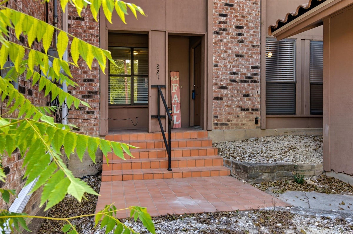 View 821 Old Ranch Rd 12 in Franklin Square 821 Old Ranch Rd 12 - front exterior - Luxury home in Franklin Square, San Marcos, TX