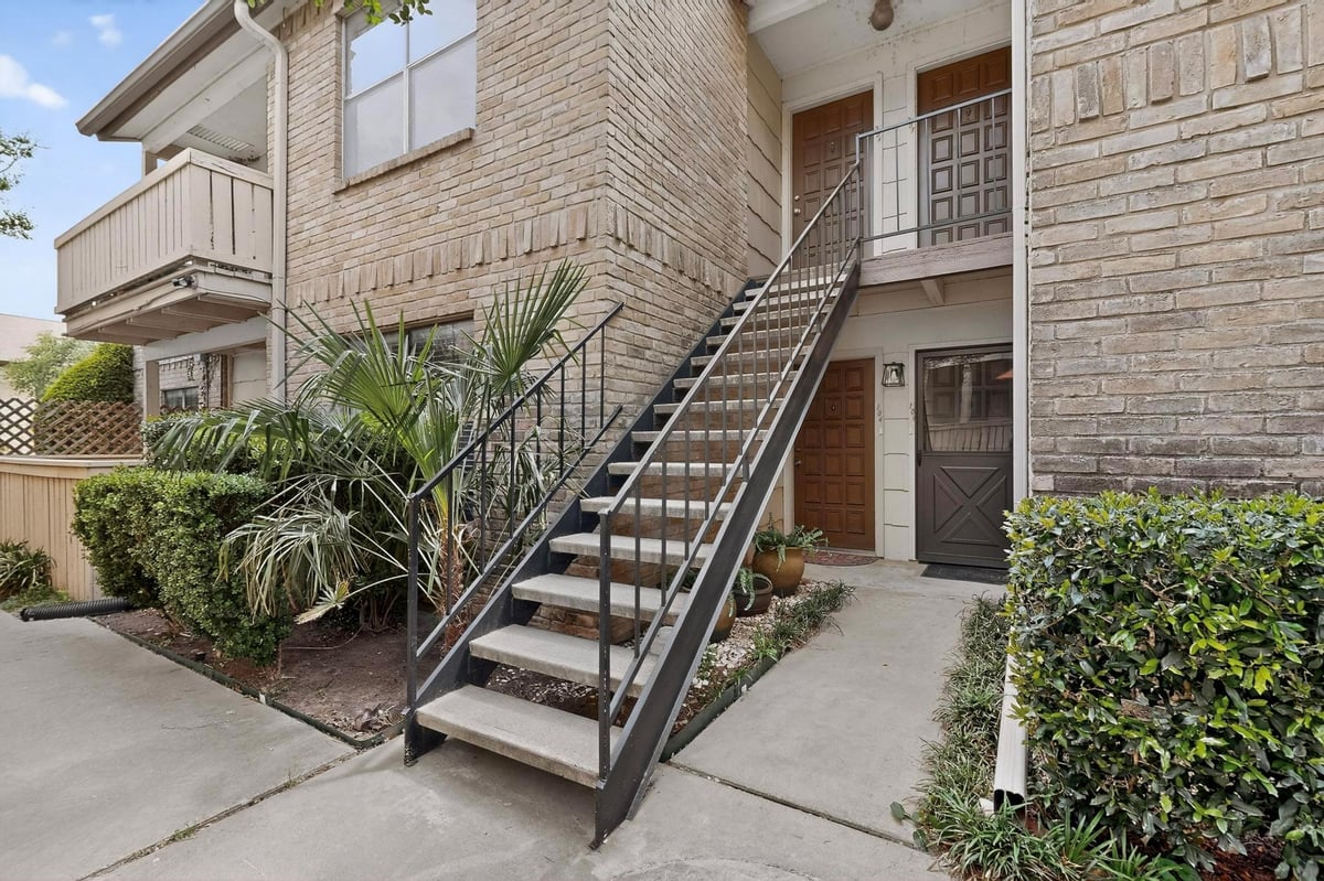 Primary bedroom at 8210 Bent Tree Rd Unit #104 - 2 bed 1 bath home