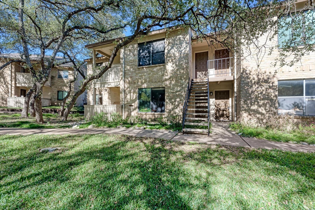 View 8210 Bent Tree Rd Unit #138 in Arbors 8210 Bent Tree Rd Unit #138 - front exterior - Luxury home in Arbors, Austin, TX