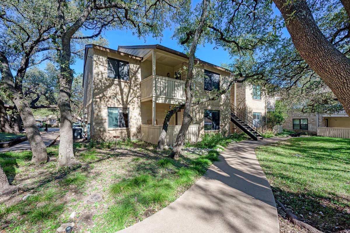 Kitchen at 8210 Bent Tree Rd Unit #138 - 1 bed 1 bath home