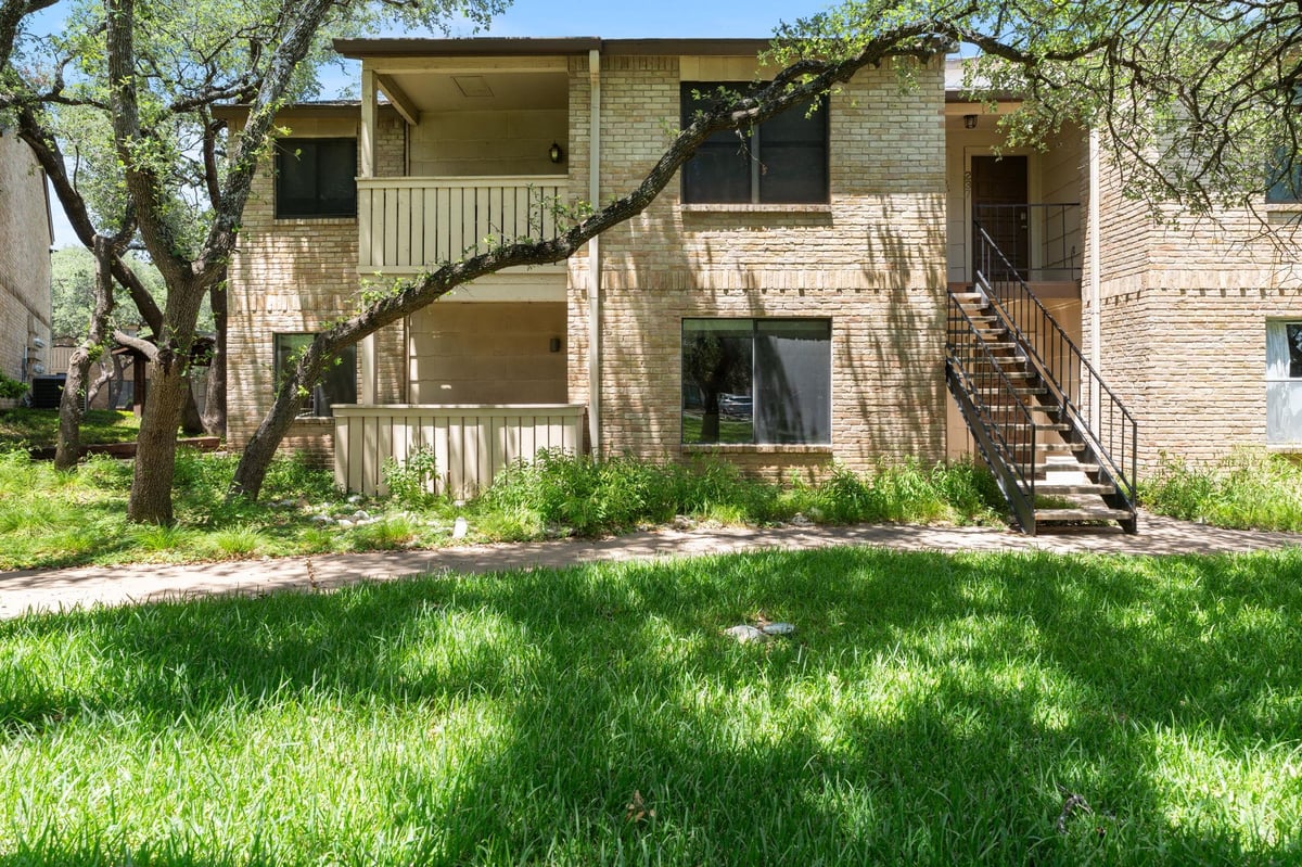 View 8210 Bent Tree RD Unit #138 in Arbors 8210 Bent Tree RD Unit #138 - front exterior - Luxury home in Arbors, Austin, TX
