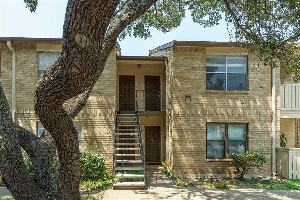 View 8210 Bent Tree Rd Unit #255 in Arbors 8210 Bent Tree Rd Unit #255 - front exterior - Luxury home in Arbors, Austin, TX