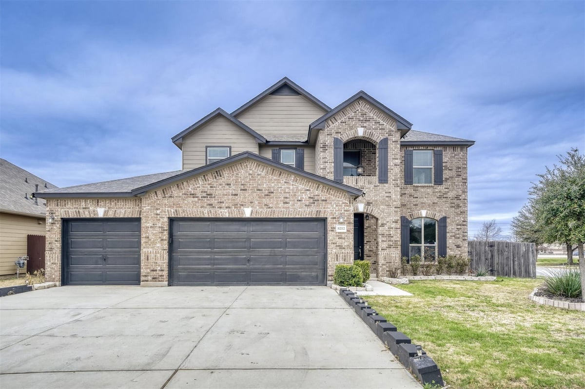 View 8212 Paola St in Siena Ph 1 Sec 24 8212 Paola St - front exterior - Luxury home in Siena Ph 1 Sec 24, Round Rock, TX