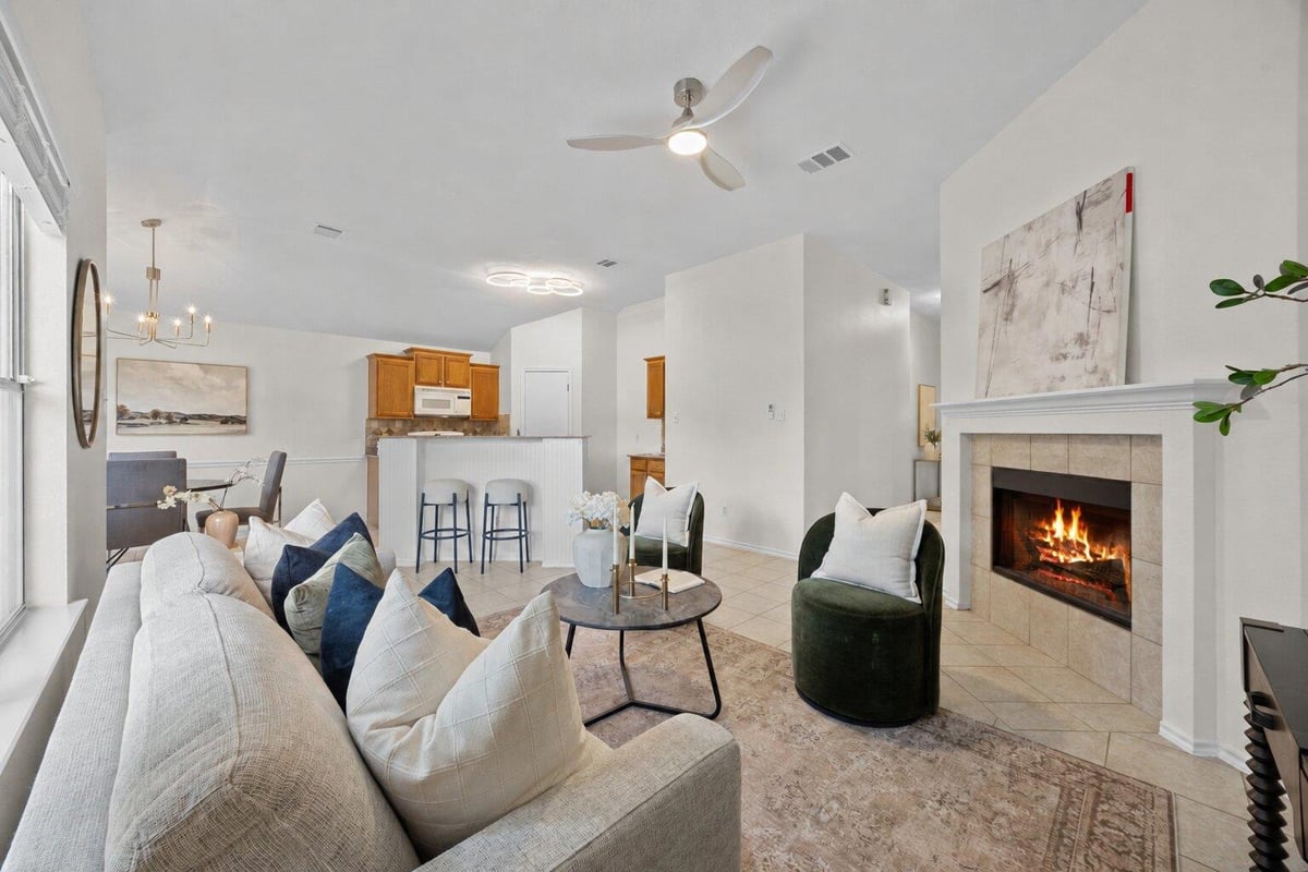 8219 Edgemoor PL - front exterior - Luxury home in Maple Run Sec 09, Austin, TX