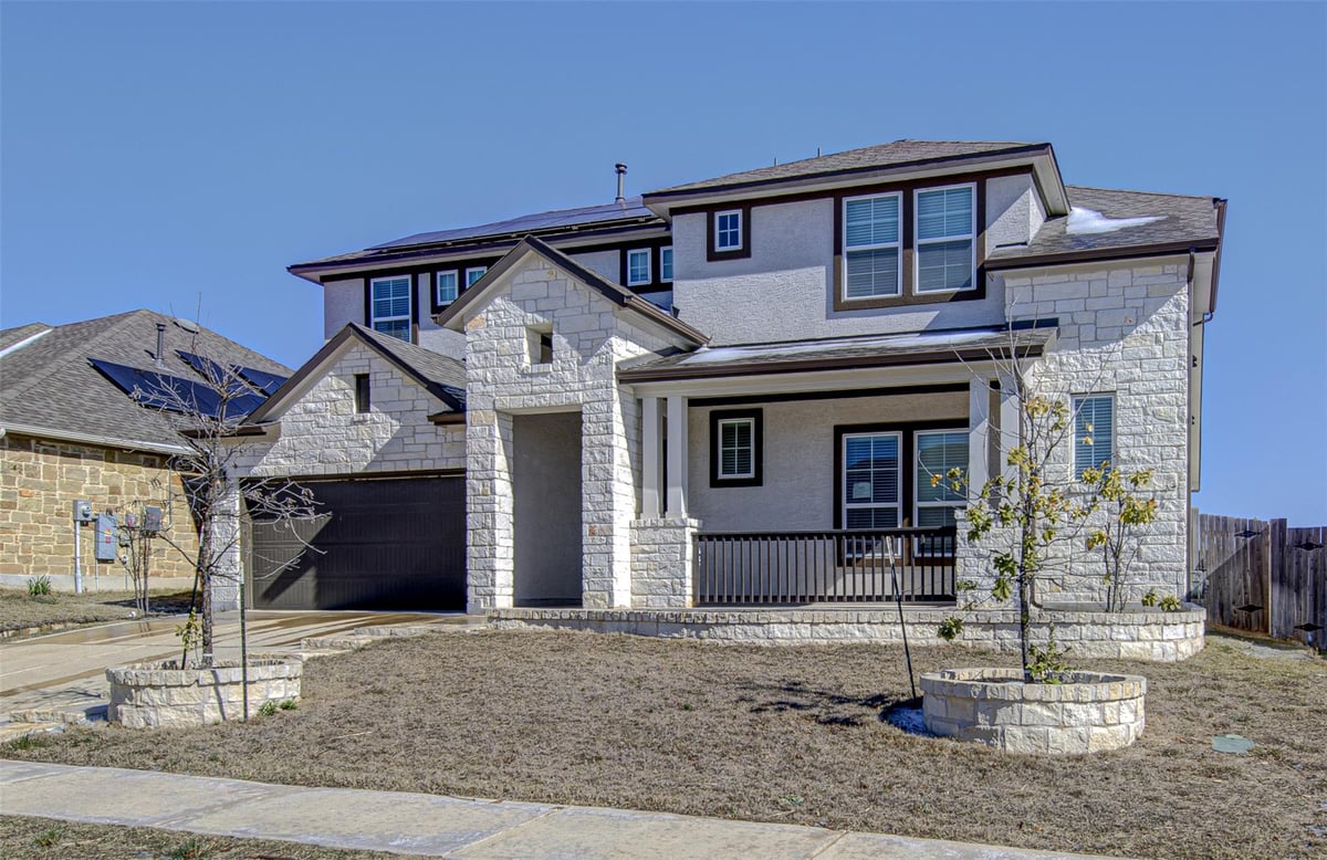 Living area at 822 Wild Pecan Loop - 4 bed 3 bath home
