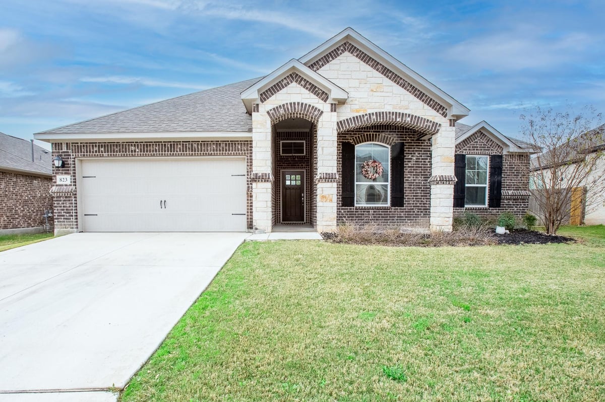 View 823 Dreisam in Wasser Ranch Un-2 823 Dreisam - front exterior - Luxury home in Wasser Ranch Un-2, New Braunfels, TX