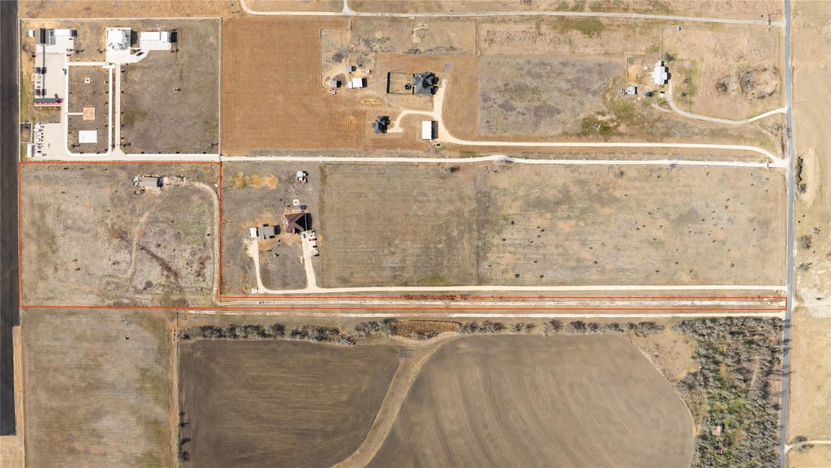 View 824 County Road 451 in T601LLLI - SCO Abstracts, Vacant Land 824 County Road 451 - front exterior - Luxury home in T601LLLI - SCO Abstracts, Vacant Land, Coupland, TX