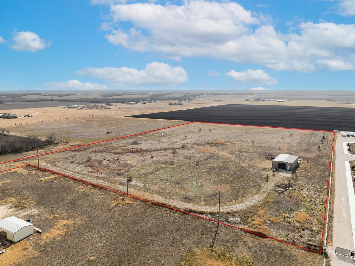 Living area at 824 County Road 451 - T601LLLI - SCO Abstracts, Vacant Land, Coupland, TX