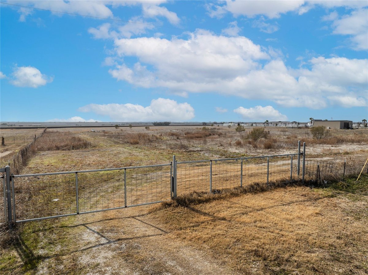 Primary bedroom at 824 County Road 451 - T601LLLI - SCO Abstracts, Vacant Land, Coupland, TX