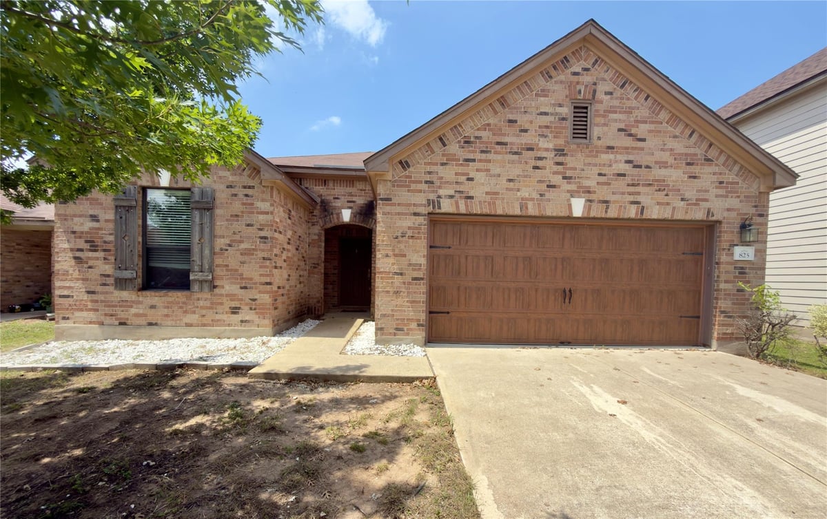 View 825 Watson WAY in Lakes At Northtown Sec 02 825 Watson WAY - front exterior - Luxury home in Lakes At Northtown Sec 02, Pflugerville, TX
