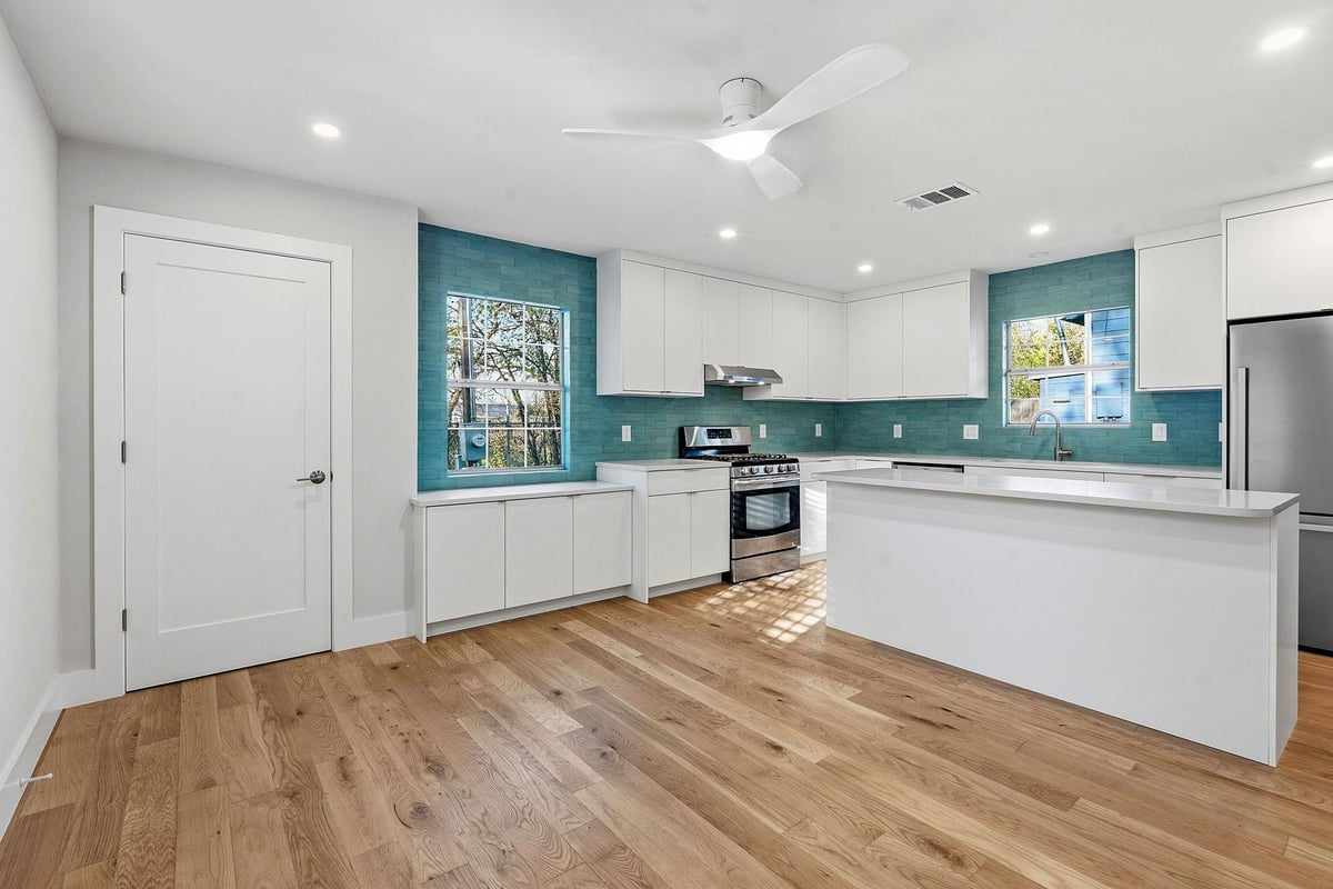 View 827 Gullett ST Unit #B in Gullett Gardens 827 Gullett ST Unit #B - property photo 1 - Luxury home in Gullett Gardens, Austin, TX