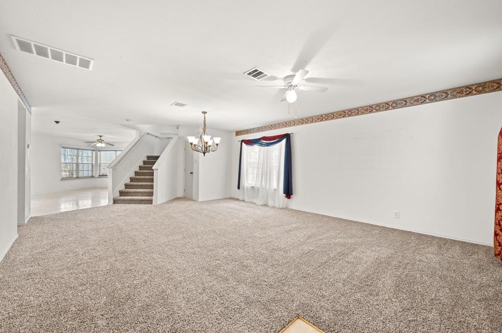 Living area at 83 Elm Hill Ct - 4 bed 2 bath home