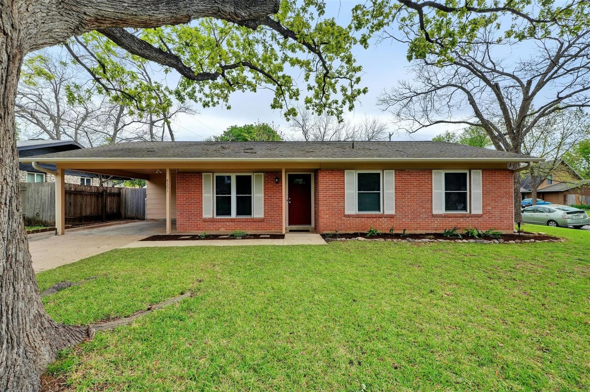 View 8301 Franwood LN in Northtowne Sec 01 8301 Franwood LN - property photo 1 - Luxury home in Northtowne Sec 01, Austin, TX