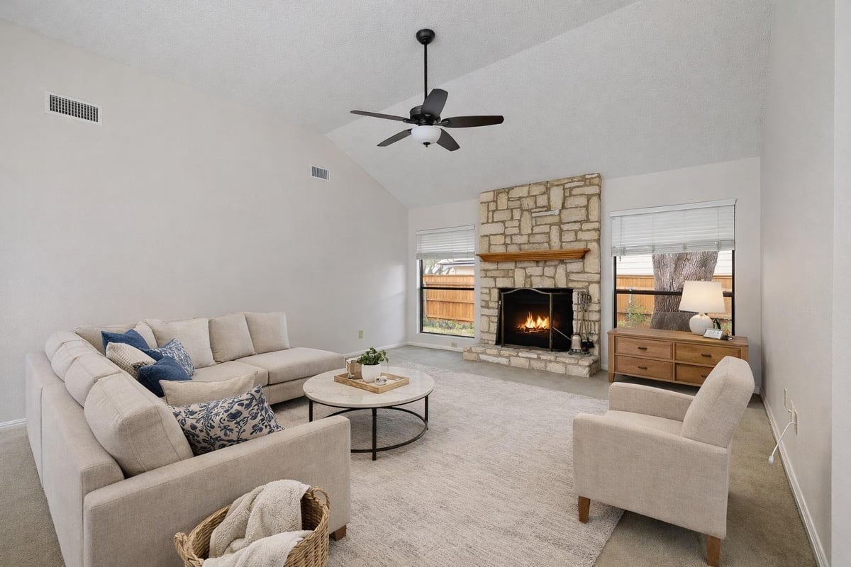 Living area at 8302 Mendota Cv - 3 bed 2 bath home