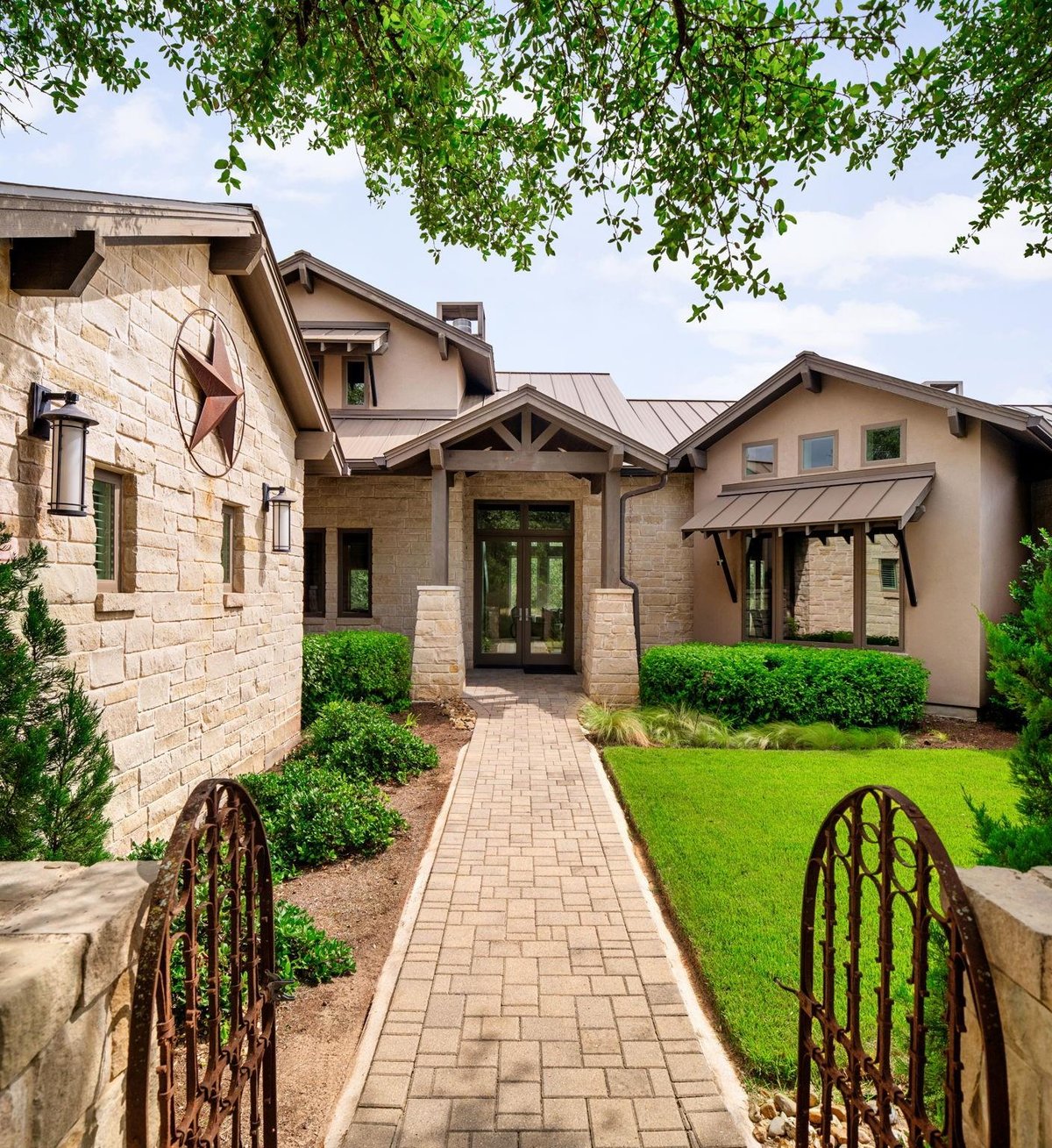 View 8309 Verde Mesa CV in Belvedere Ph 03 8309 Verde Mesa CV - property photo 1 - Luxury home in Belvedere Ph 03, Austin, TX