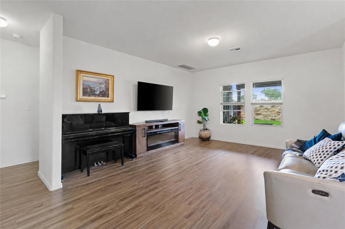 Living area at 832 Mallow Rd - 5 bed 3 bath home