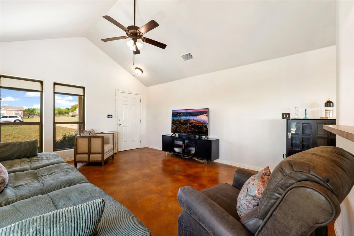 Primary bedroom at 833 Thousand Oaks Trl - 3 bed 2 bath home